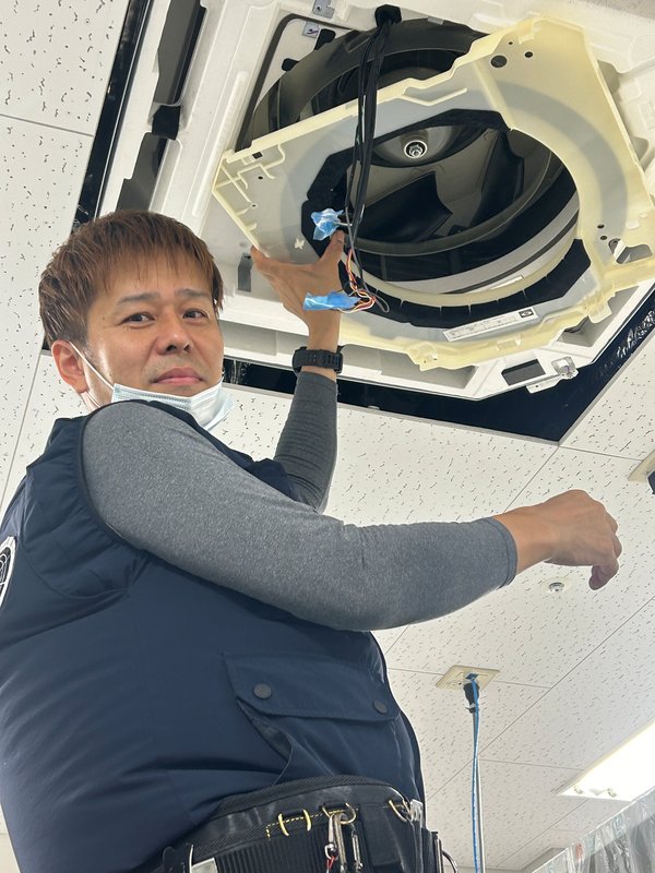 エアコン洗浄作業